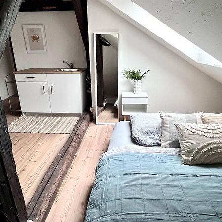 Loft Apartment Close To Metro Palmovka Praga Exterior foto
