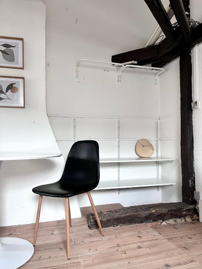 Loft Apartment Close To Metro Palmovka Praga Exterior foto